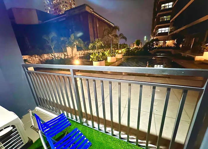 Luxury With Balcony On Amenity Floor, Easy Access To Pool, Sky Garden, Working Lounge And Gym In Makati 7f Manila